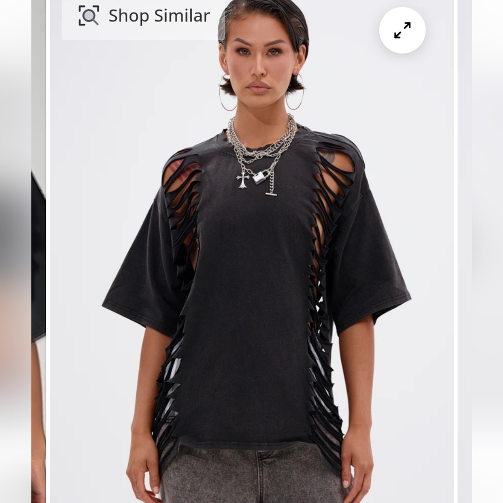 NWT Womens AKIRA Slashed T-Shirt
